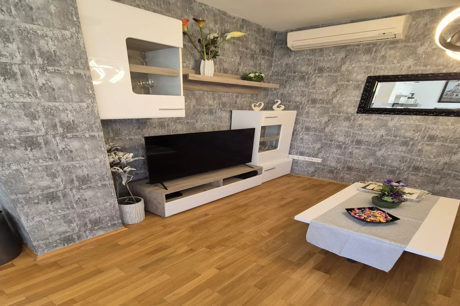 Apartment Josip - One Bedroom apartment-Living room