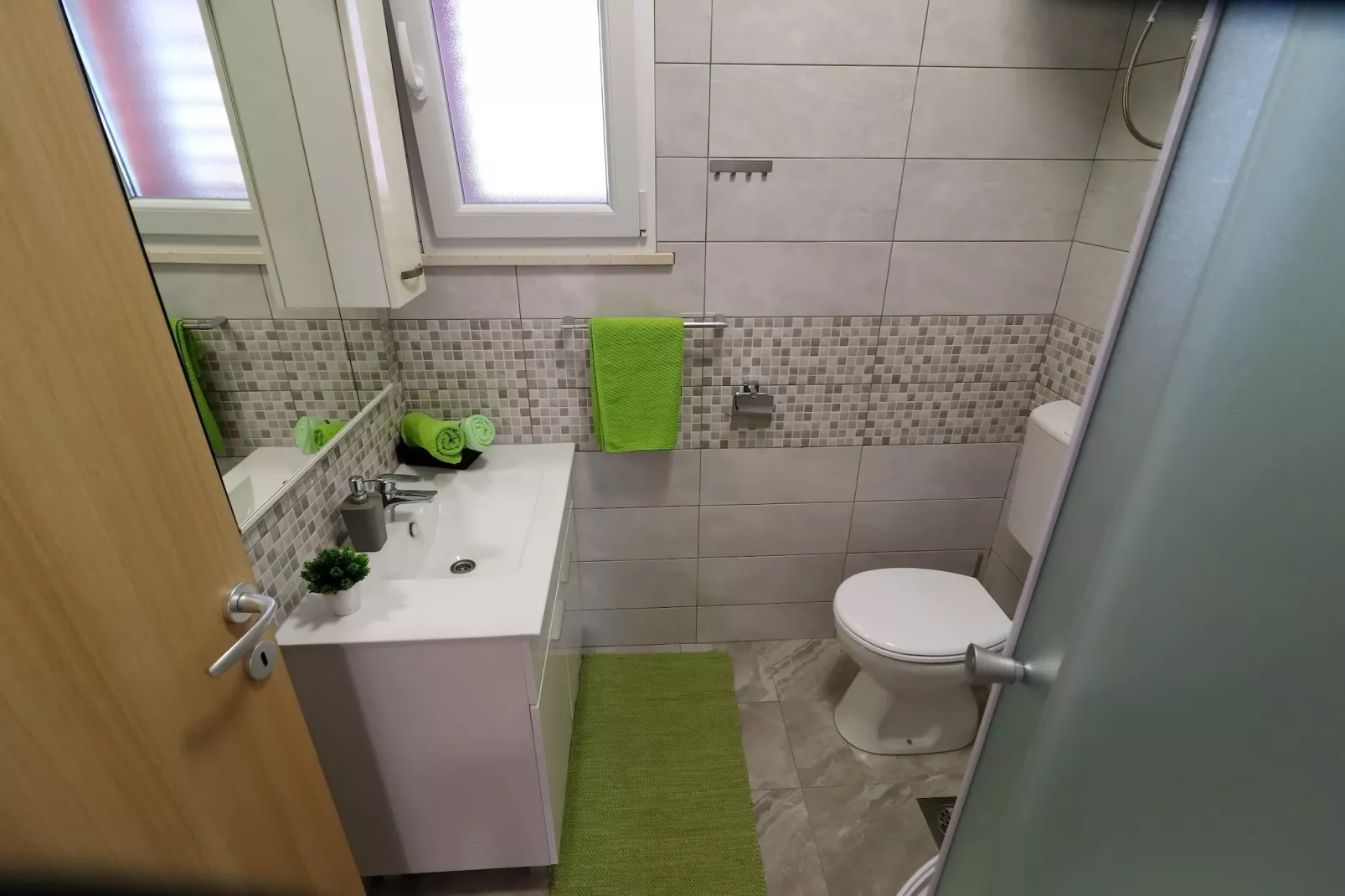 Holiday Home Adriatic View-Three Bedroom Apartment with Terrace and Sea View-Bathroom