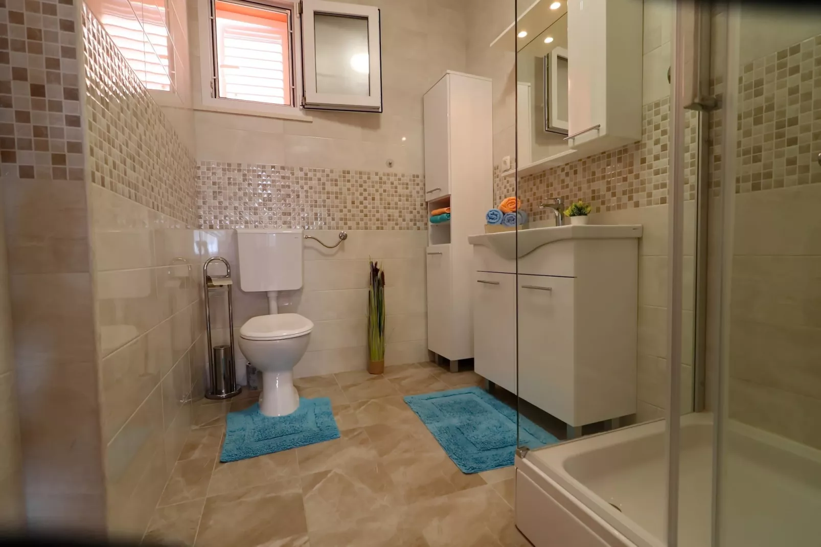 Holiday Home Adriatic View-Three Bedroom Apartment with Terrace and Sea View-Bathroom