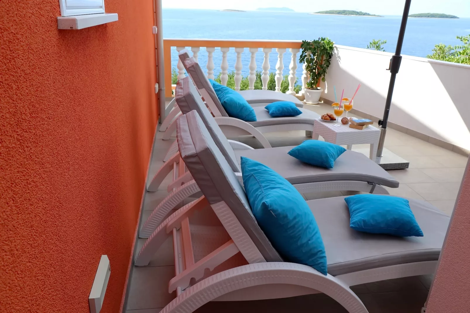Holiday Home Adriatic View-Three Bedroom Apartment with Terrace and Sea View-Terrace