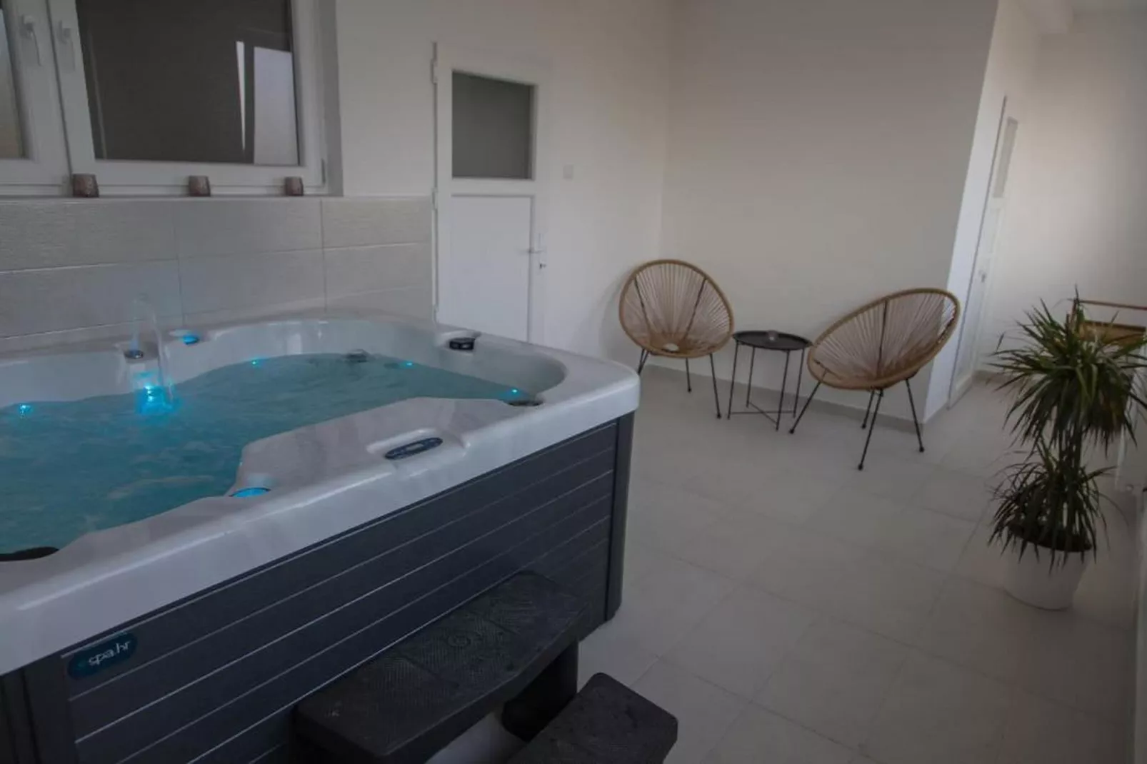 Holiday Home Thesaurum - Four Bedroom Holiday Home with Swimming Pool-Bathroom