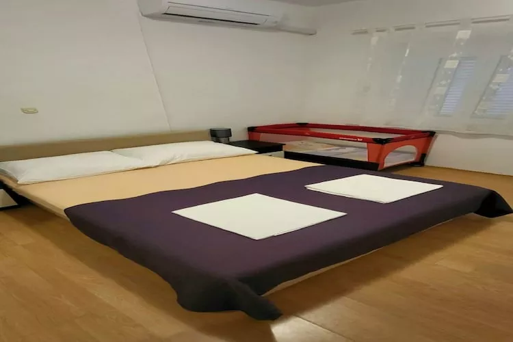 Apartment Dora - Studio Apartment with Terrace-Bedroom