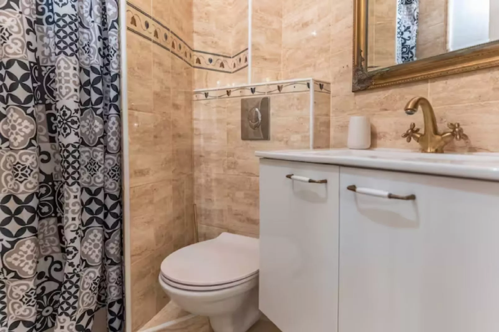 Apartment Art Split Center  - Deluxe Studio Apartment A1-Bathroom