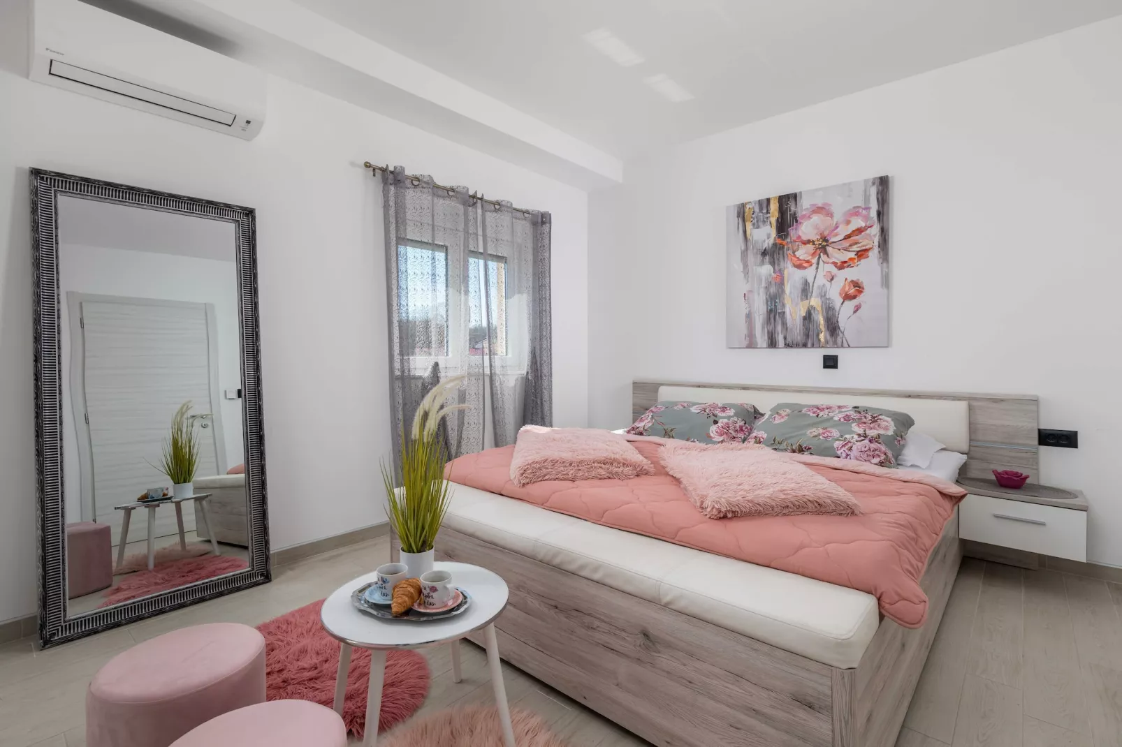 Villa Lemily - Five Bedroom Villa with Swimming Pool-Bedroom