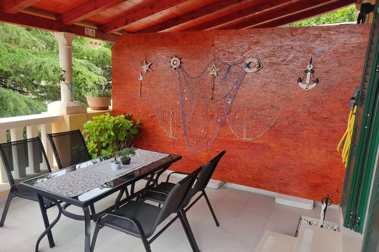 Apartment Porat - One Bedroom Apartment with Terrace-Terrasse