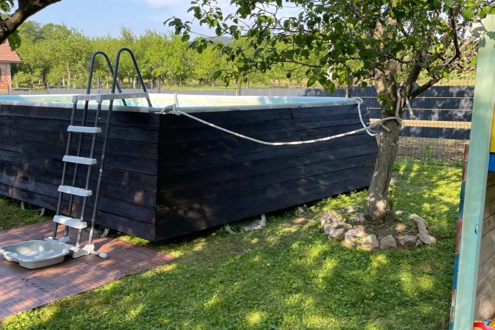 Tetina Kuća - Two Bedroom Holiday Home with Terrace-Pool