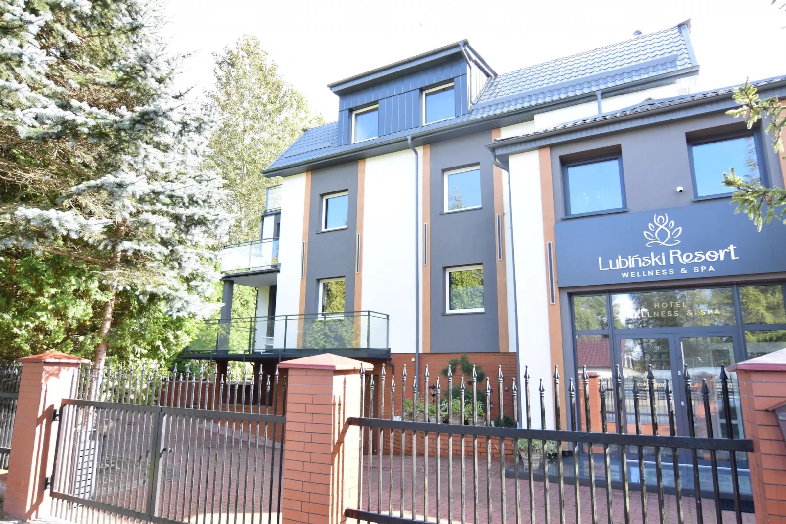 Holiday flat 1st floor-Exterior summer