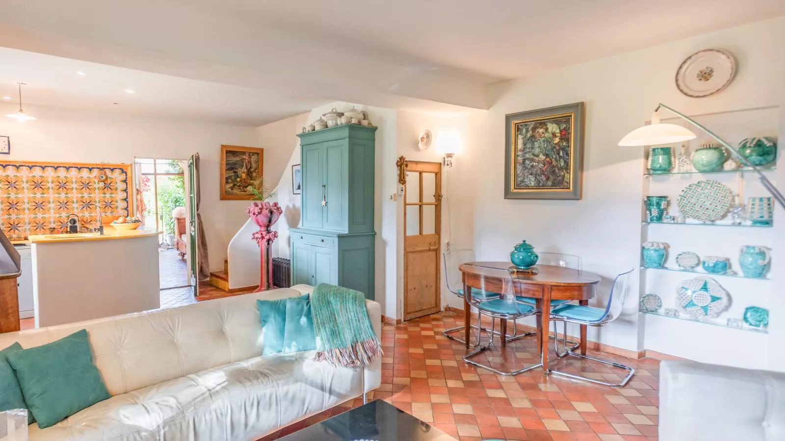 La petite maison de la ferme rose-Salle à manger