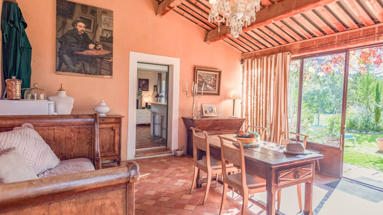 La petite maison de la ferme rose-Salle à manger