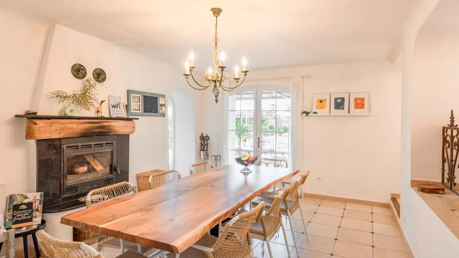 Mas de la Peirouard-Dining room