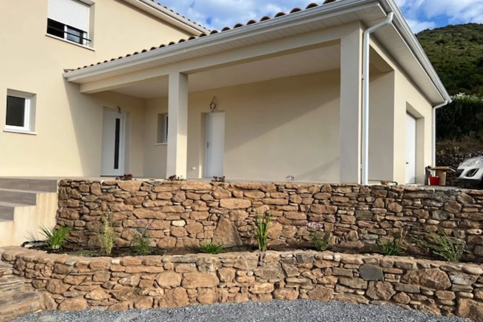 L'Esquirol-Exterior summer