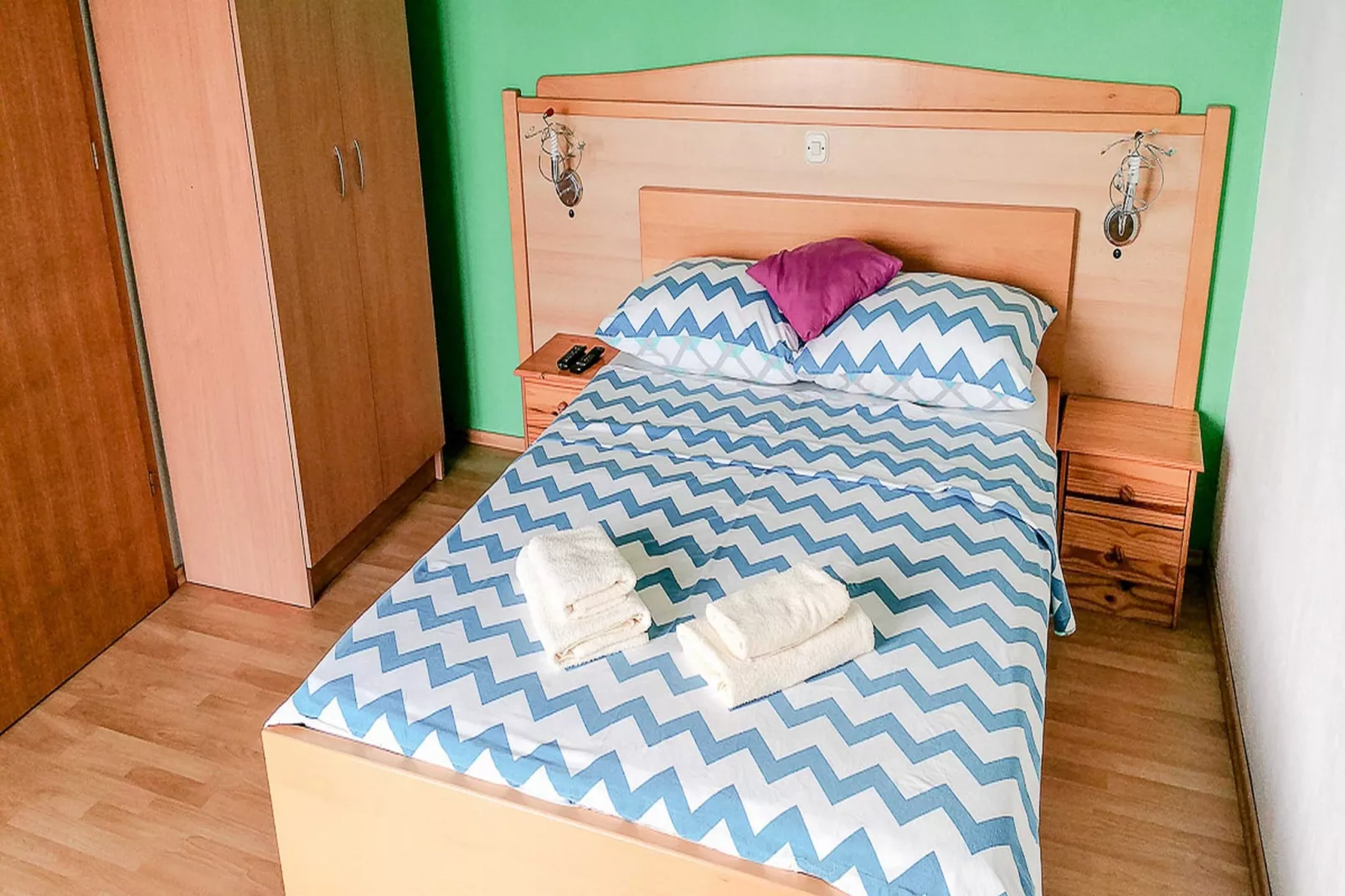 Apartments Smokvica - One Bedroom Apartment with Balcony with Sea View (Apartment 1)-Schlafzimmer