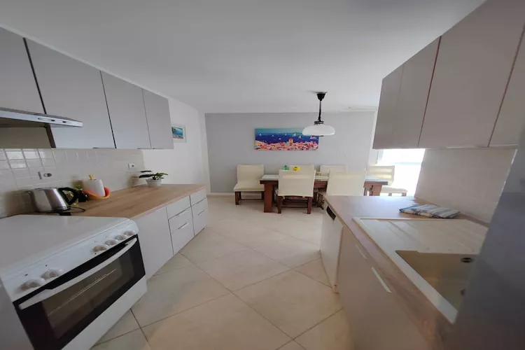 Apartment Alba - Three Bedroom Apartment with Loggia-Cuisine