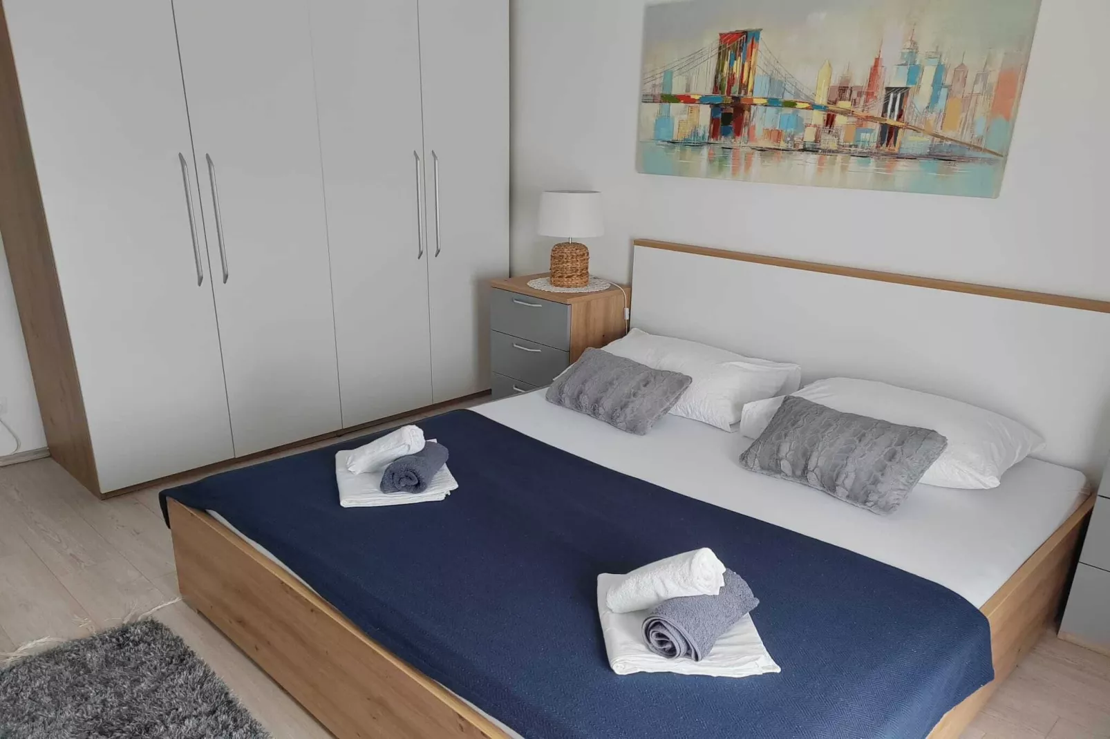 Apartment Alba - Three Bedroom Apartment with Loggia-Chambre