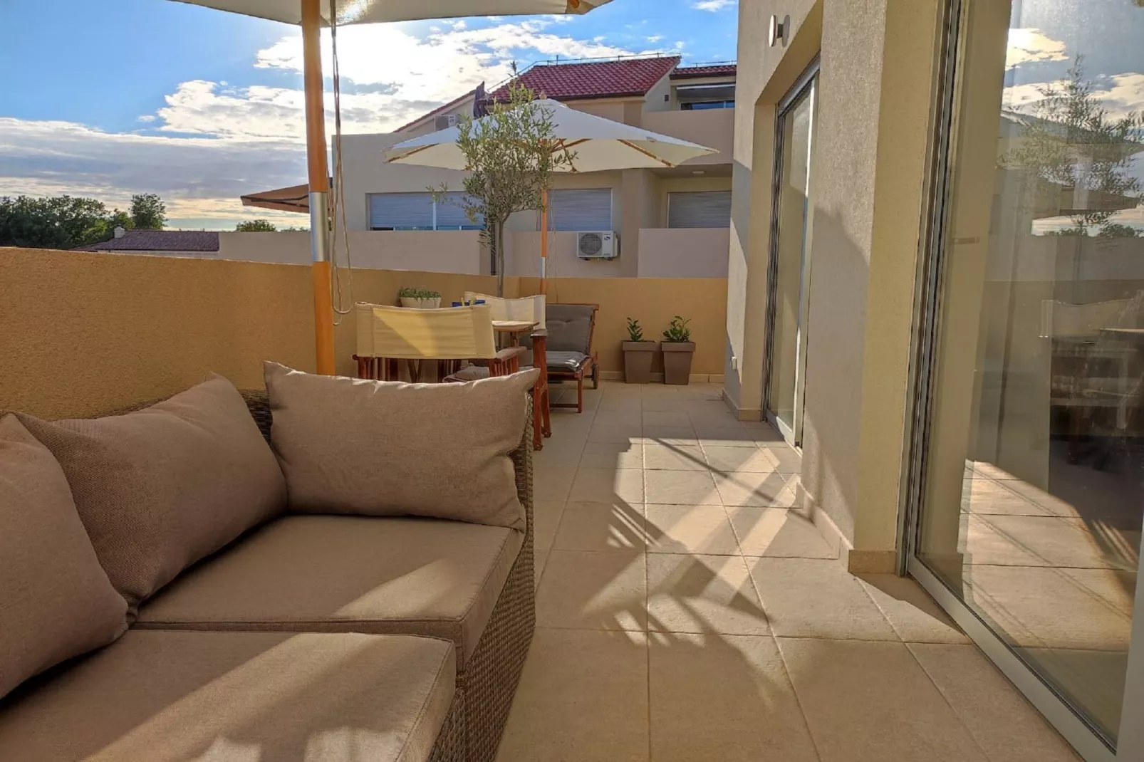 SALT Apartment - One Bedroom Apartment with Terrace and Sea View-Living room
