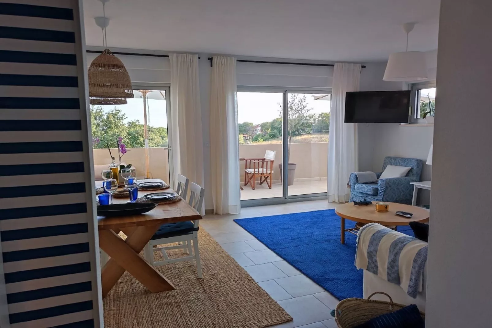 SALT Apartment - One Bedroom Apartment with Terrace and Sea View-Living room