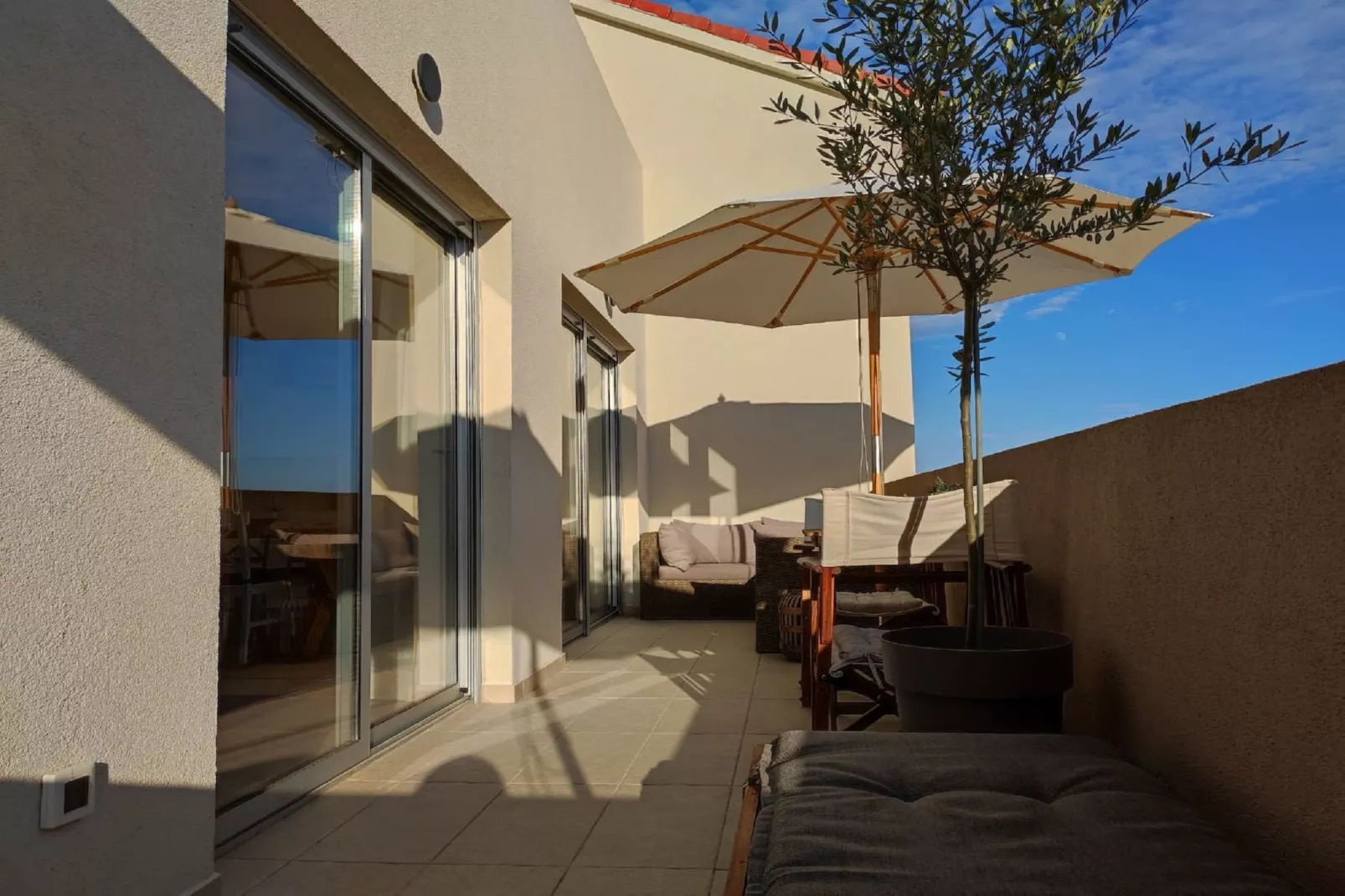 SALT Apartment - One Bedroom Apartment with Terrace and Sea View-Living room
