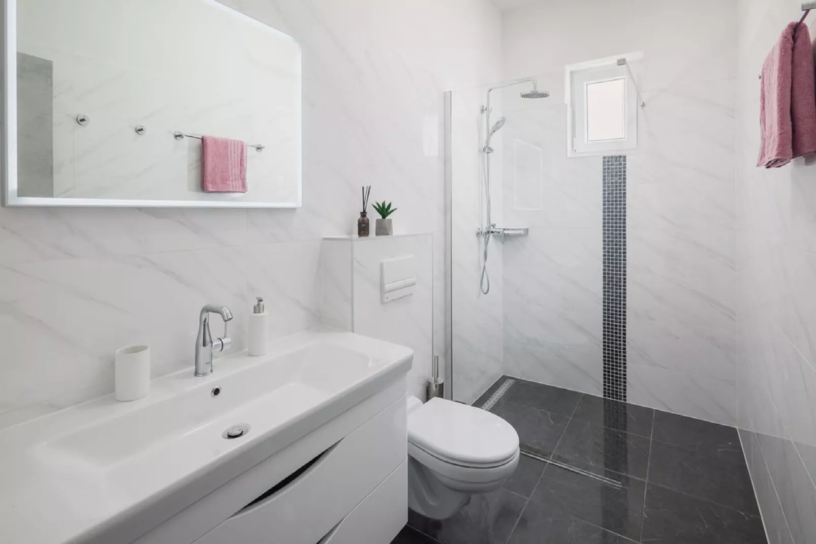 Villa Tomicich - Three Bedroom Villa with Swimming Pool-Bathroom
