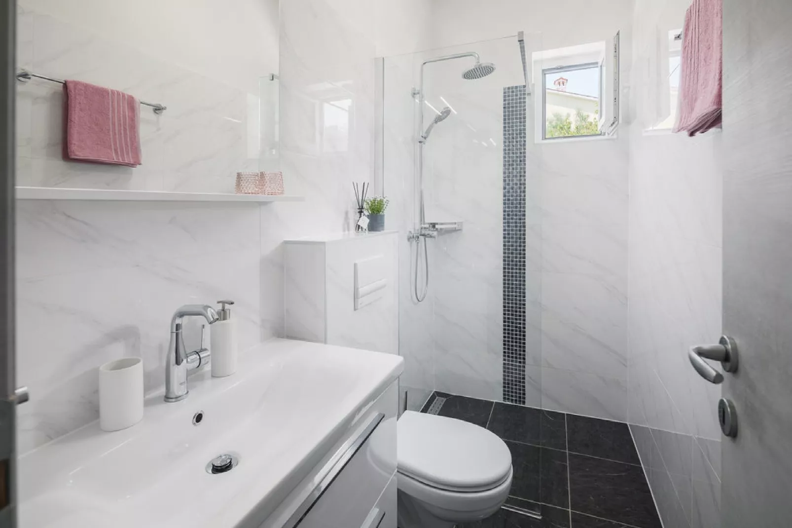 Villa Tomicich - Three Bedroom Villa with Swimming Pool-Bathroom