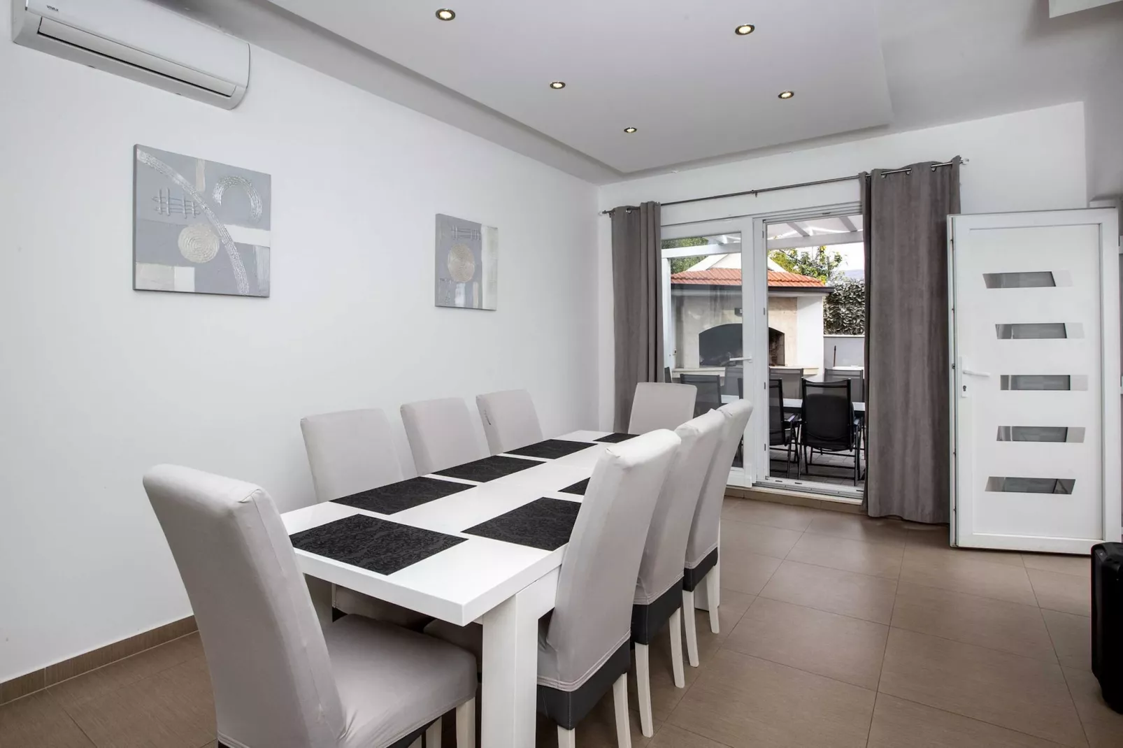 Apartment Villa Andelka- Three Bedroom Apartment with Swimming Pool-Salon
