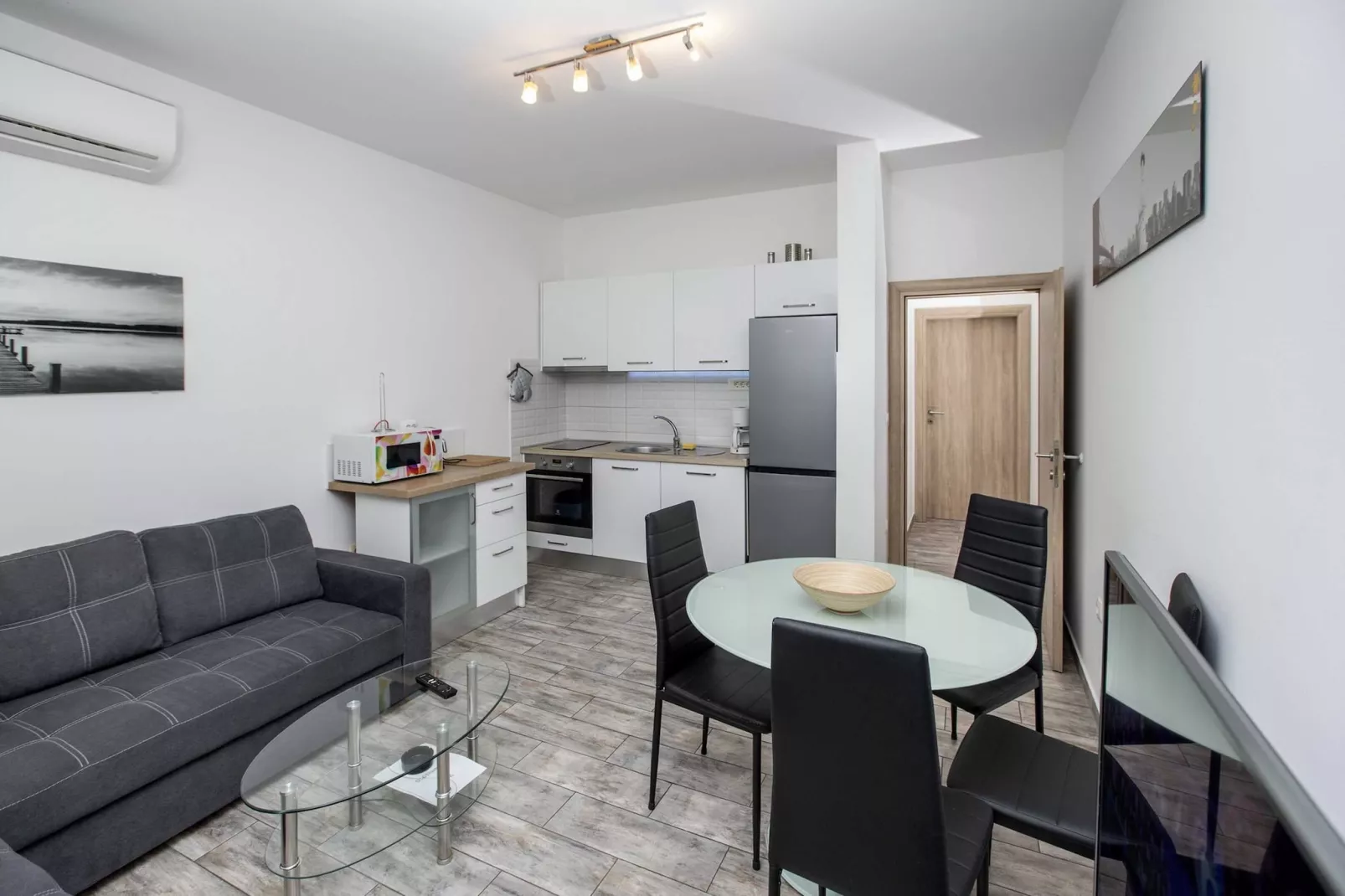 Apartment Villa Andelka- Three Bedroom Apartment with Swimming Pool-Salon