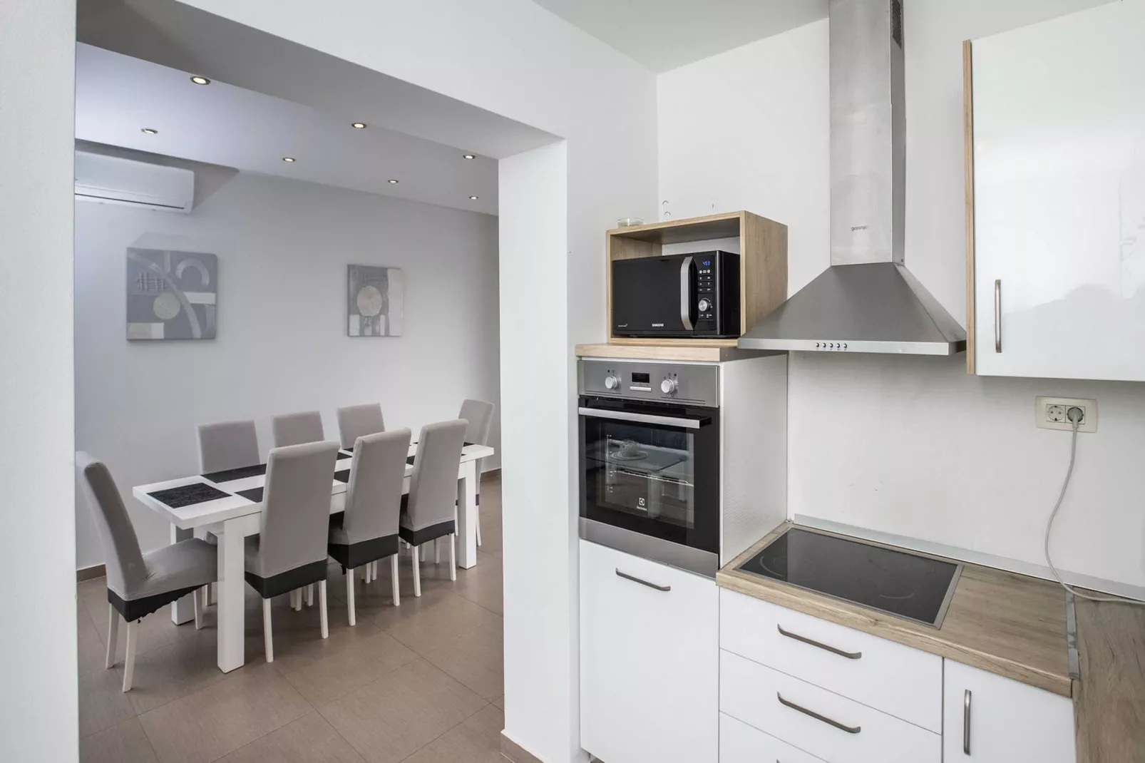 Apartment Villa Andelka- Three Bedroom Apartment with Swimming Pool-Cuisine