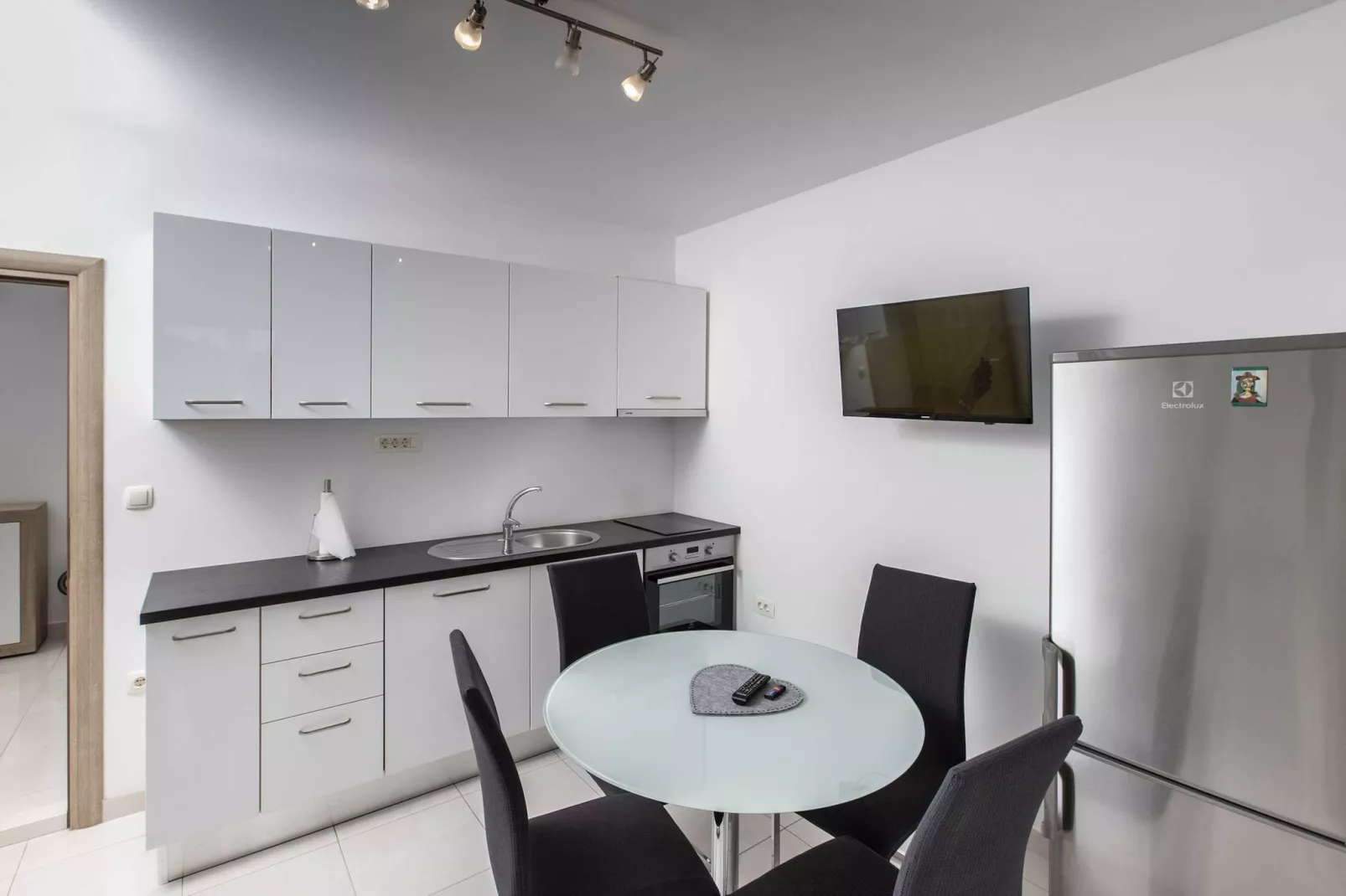 Apartment Villa Andelka- Three Bedroom Apartment with Swimming Pool-Cuisine