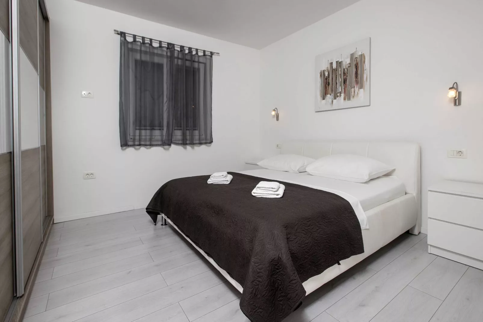 Apartment Villa Andelka- Three Bedroom Apartment with Swimming Pool-Chambre