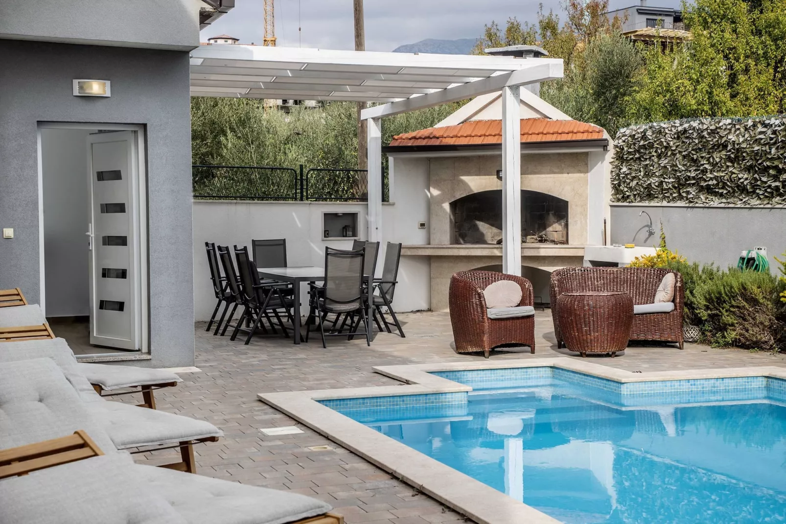 Apartment Villa Andelka- Three Bedroom Apartment with Swimming Pool-Piscine