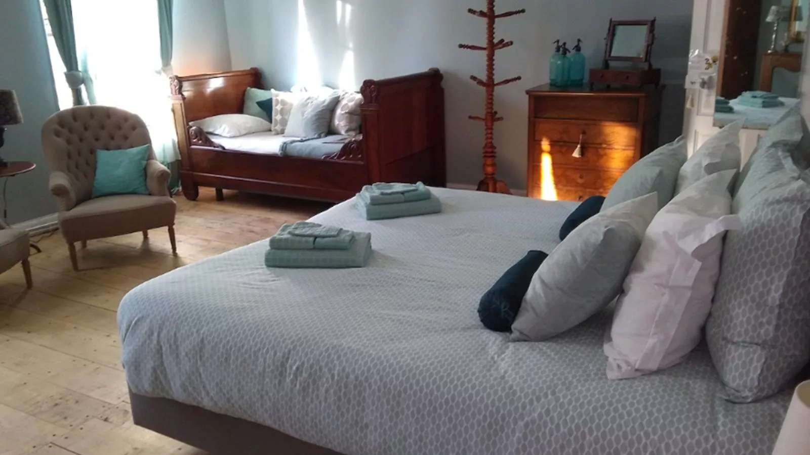 Gîtes de La Maison du Bonnesheur-Bedroom