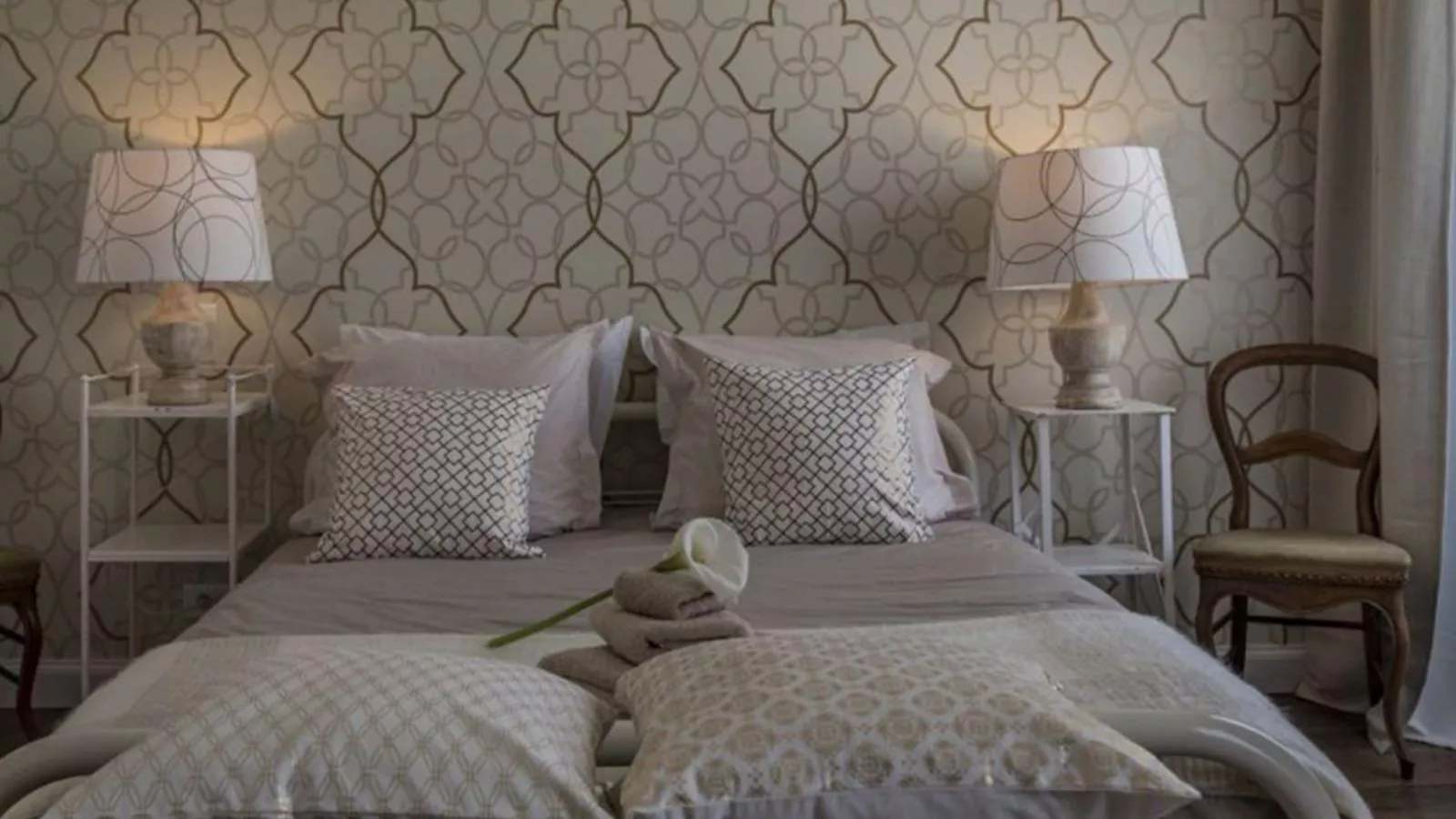 Gîtes de La Maison du Bonnesheur-Bedroom