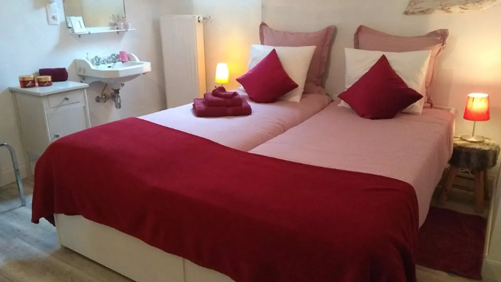 Gîtes de La Maison du Bonnesheur-Bedroom