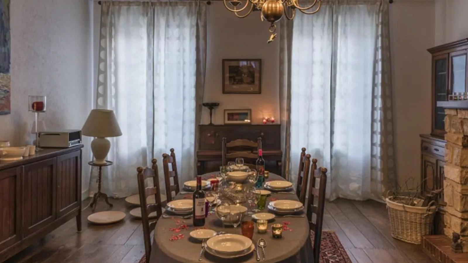 Gîtes de La Maison du Bonnesheur-Dining room