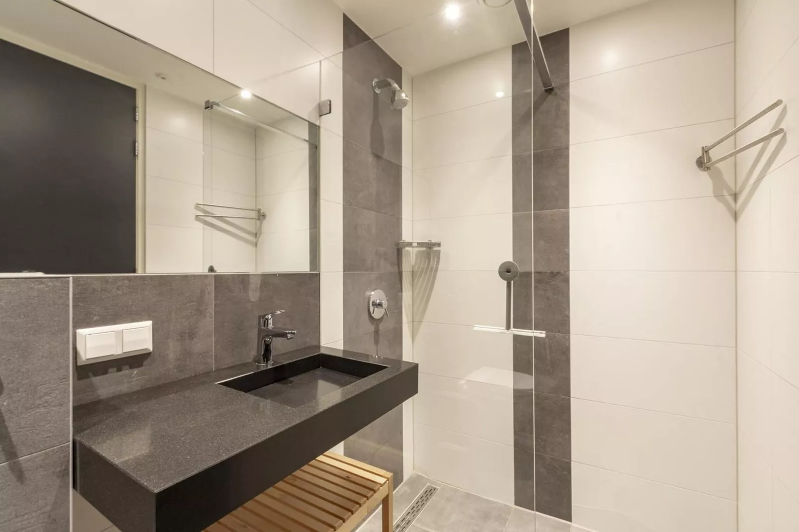 Suite Uitwaayer-Bathroom