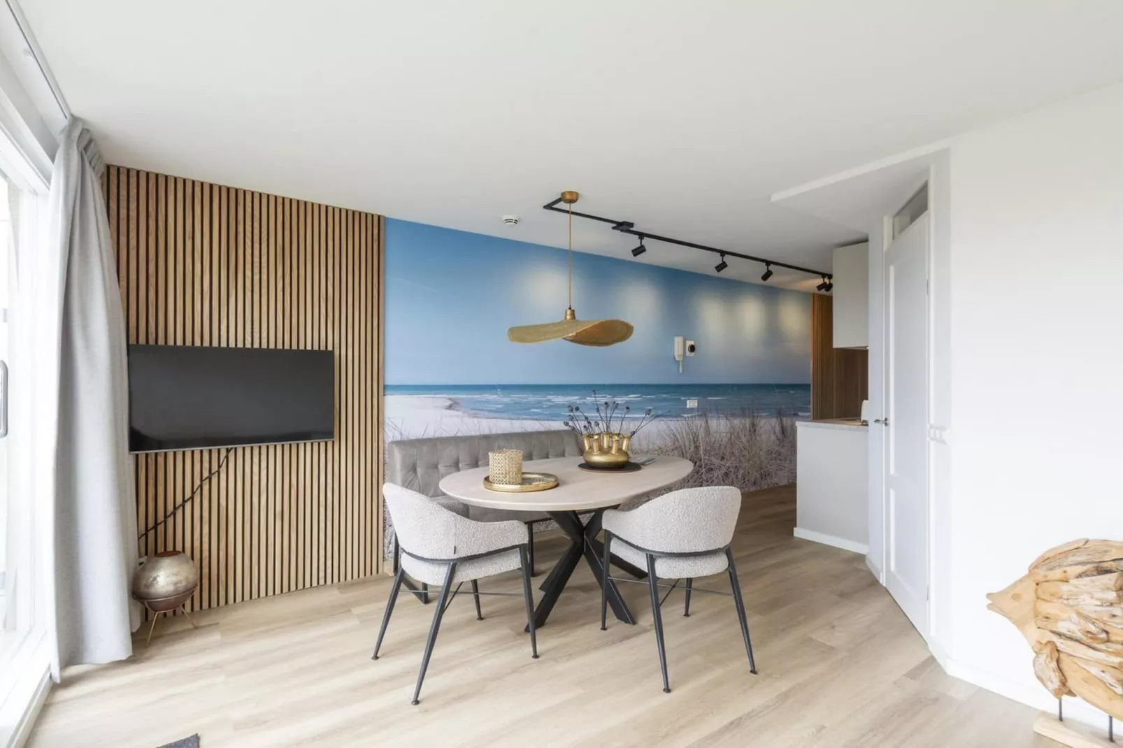 Wijde Blick 301-Dining room
