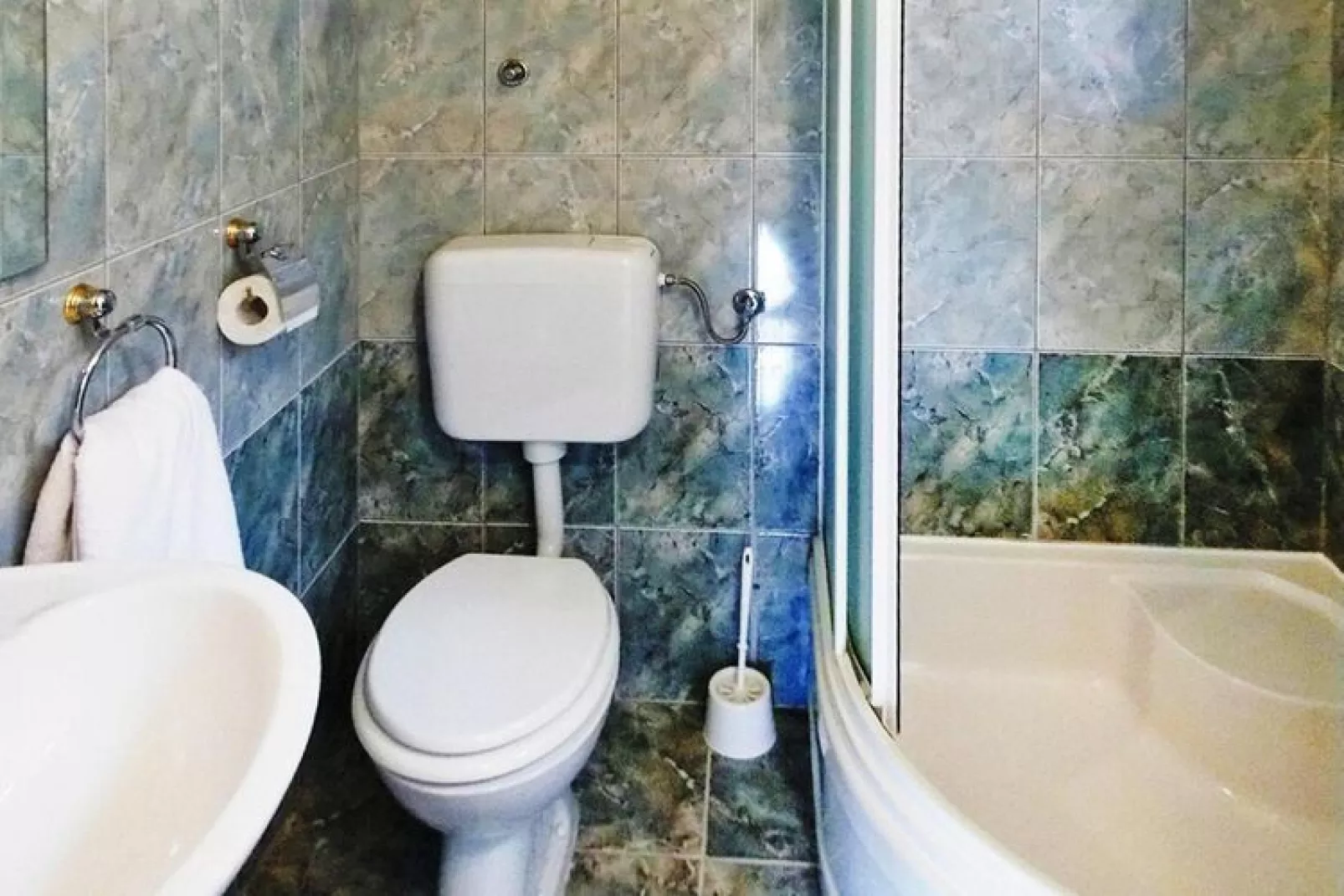 Fortune apartments, Vir-A2 Studio-Bathroom