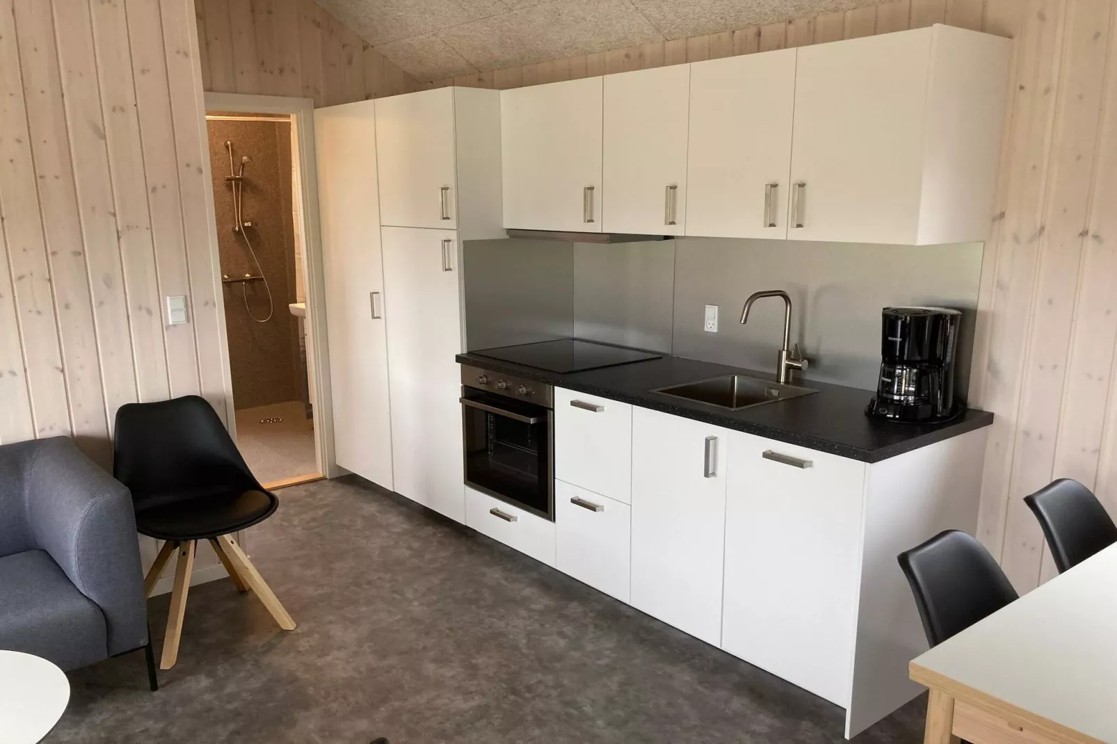 Pretty cabin in camping resort-Indoor