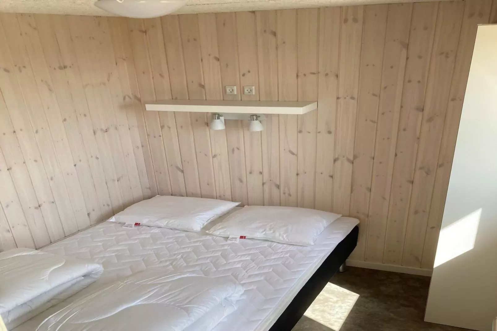 Pretty cabin in camping resort-Indoor