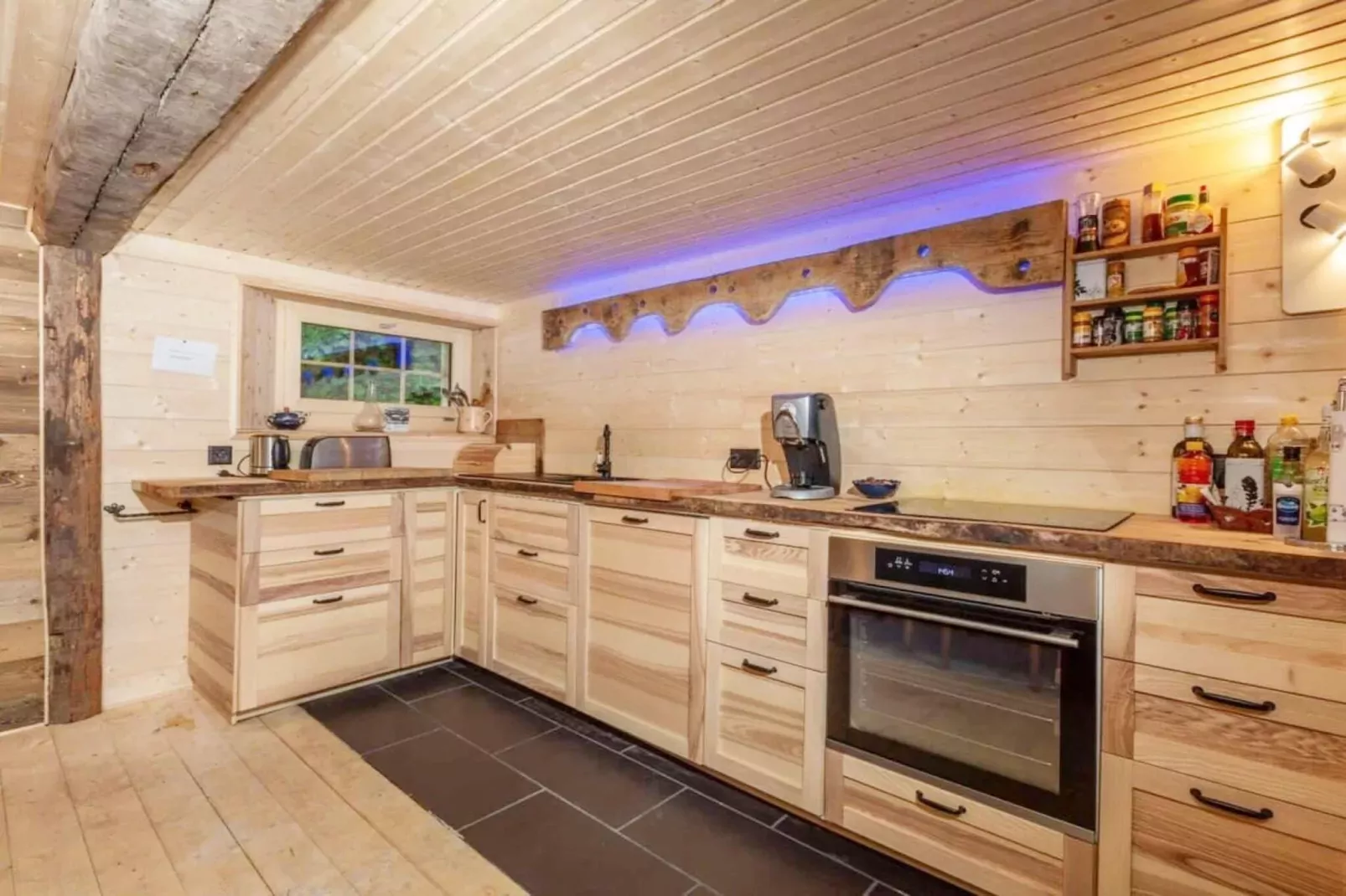 Heidi Chalet-Kitchen