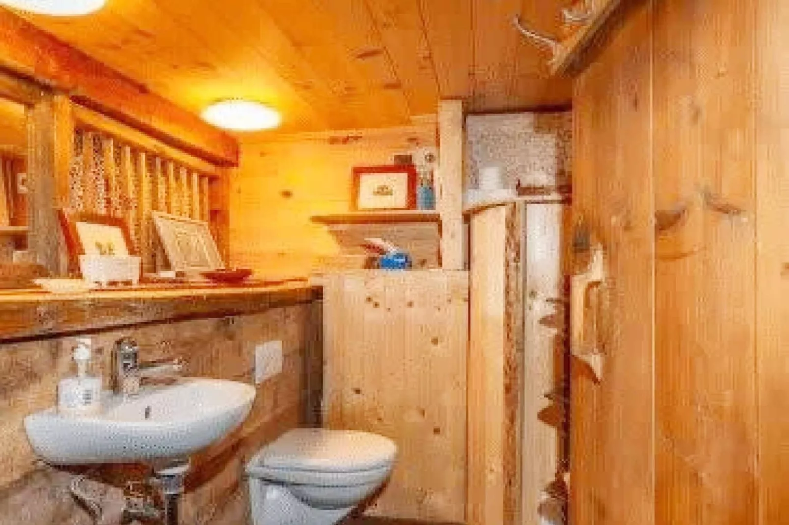 Heidi Chalet-Bathroom