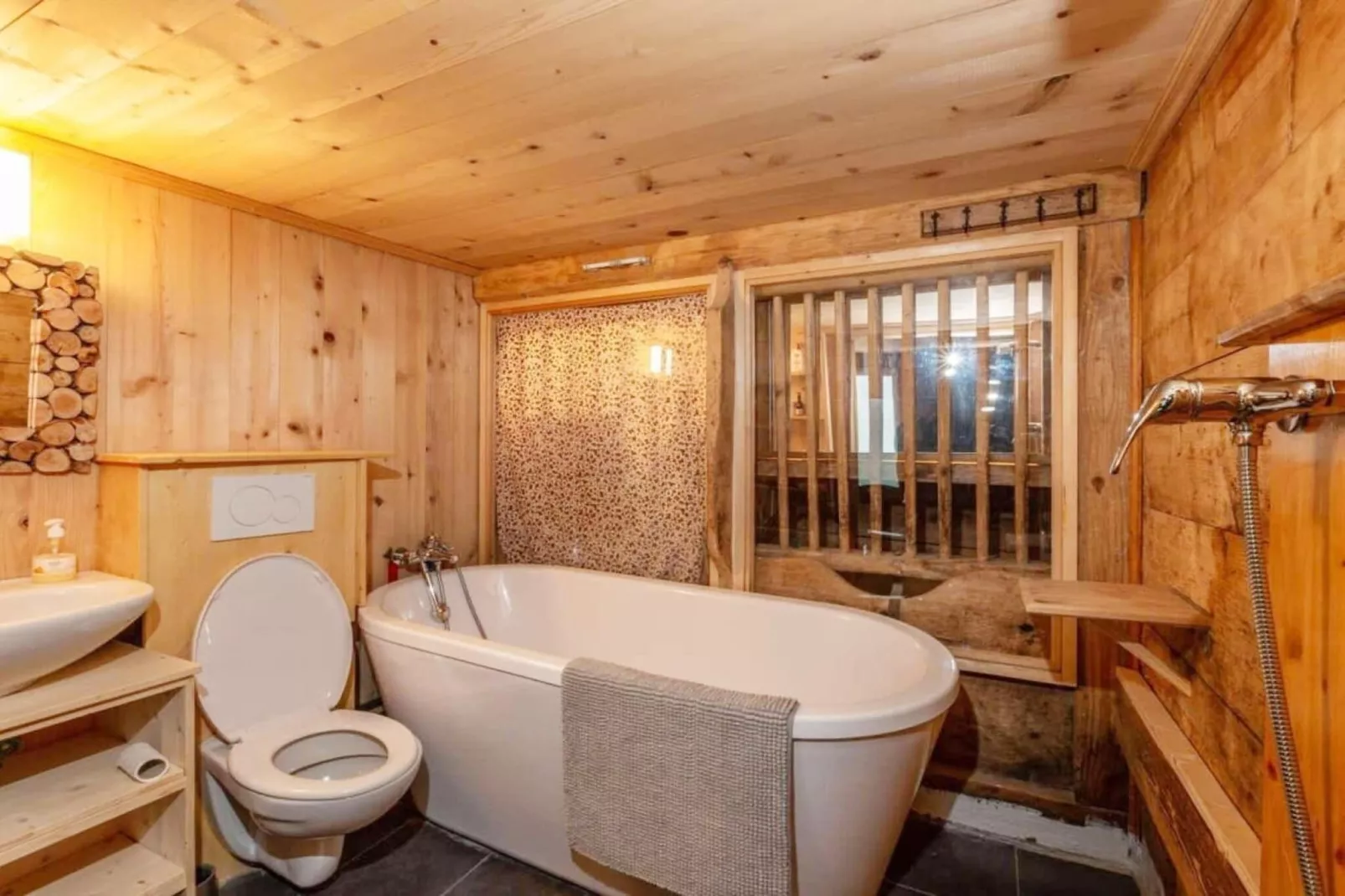 Heidi Chalet-Bathroom