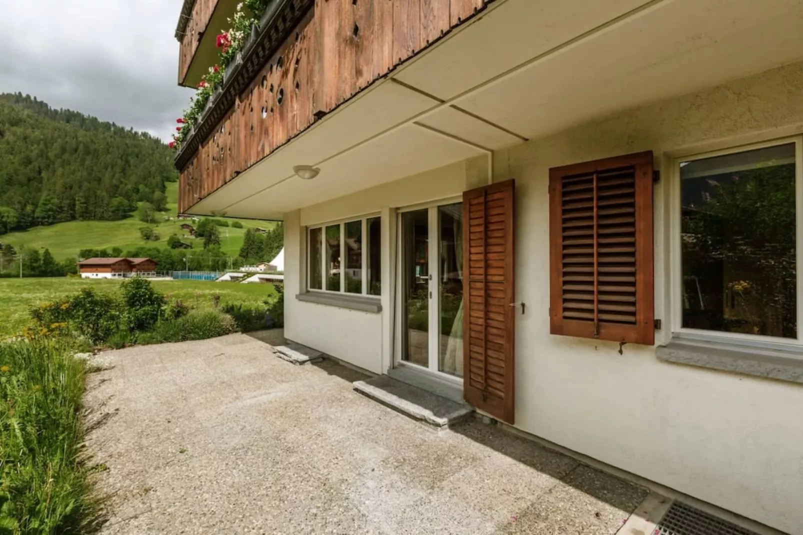Gstaad Luxurious flat with terrace & stunning views-Exterior summer