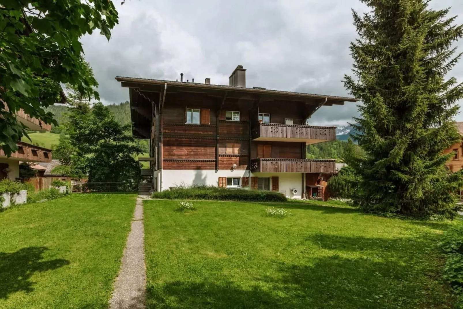 Gstaad Luxurious flat with terrace & stunning views-Exterior summer