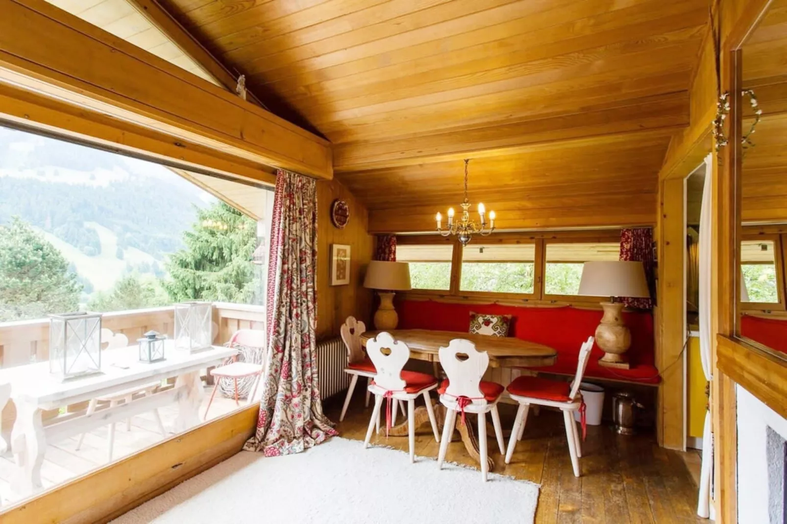 ALP SUNRISE-Dining room