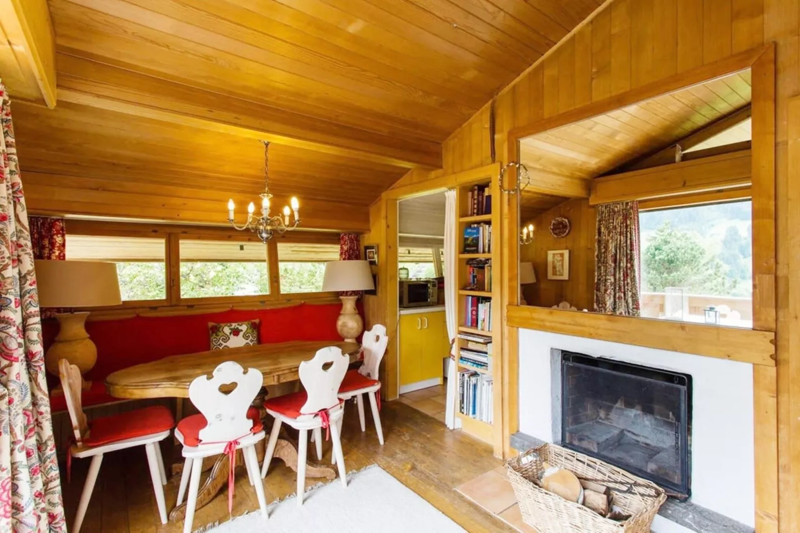 ALP SUNRISE-Dining room