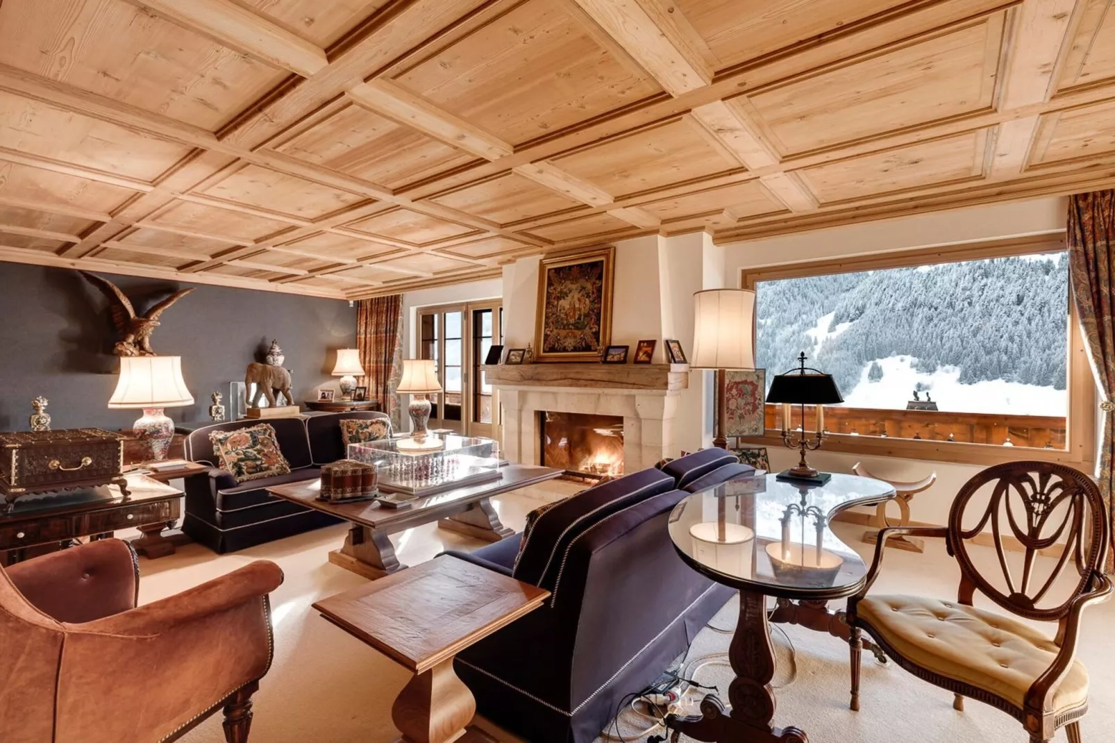 Beautiful Alpine Luxury Flat in Rougemont-Living room