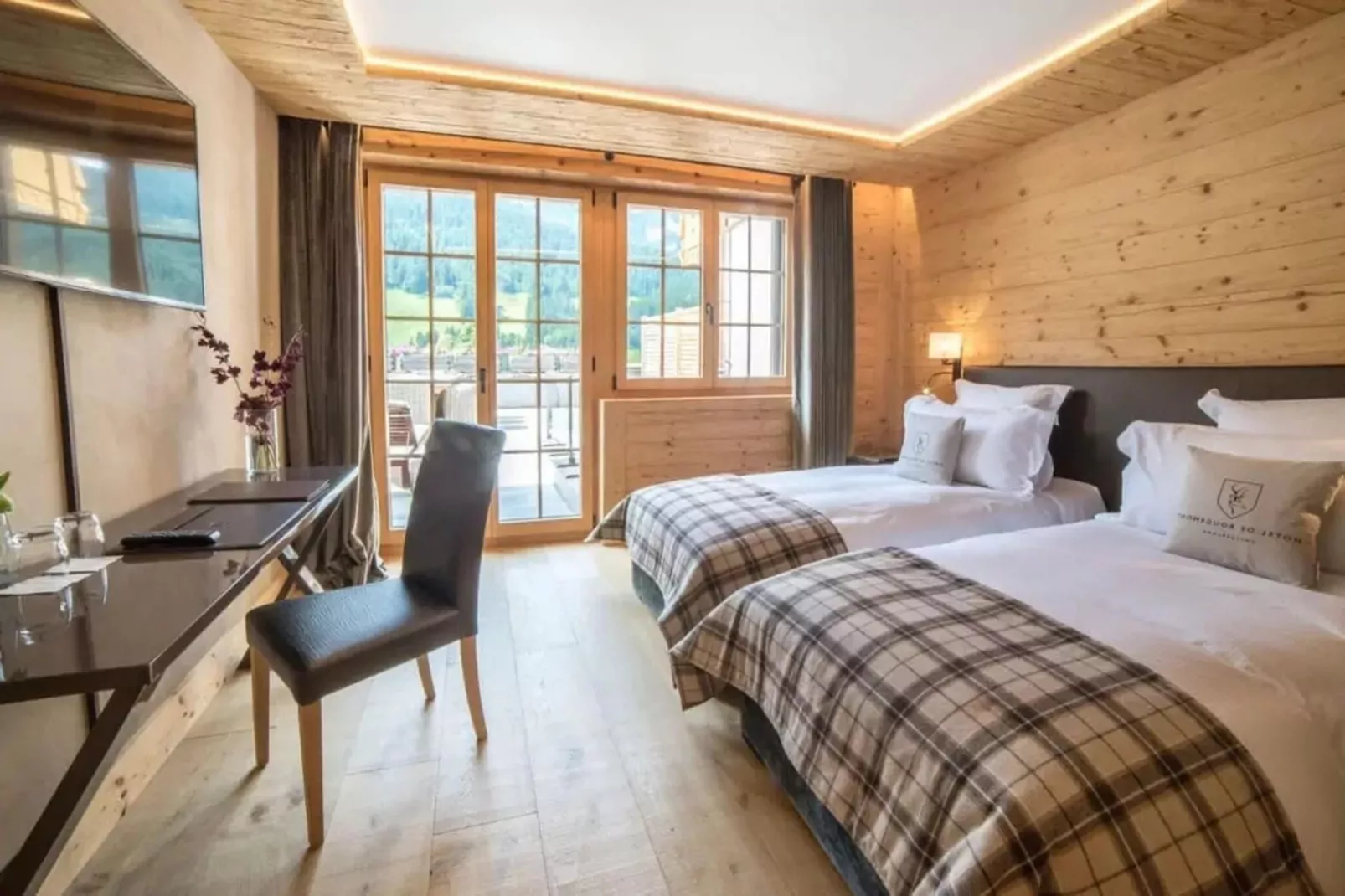 Super private Luxury Chalet with Hotel facilities-Bedroom