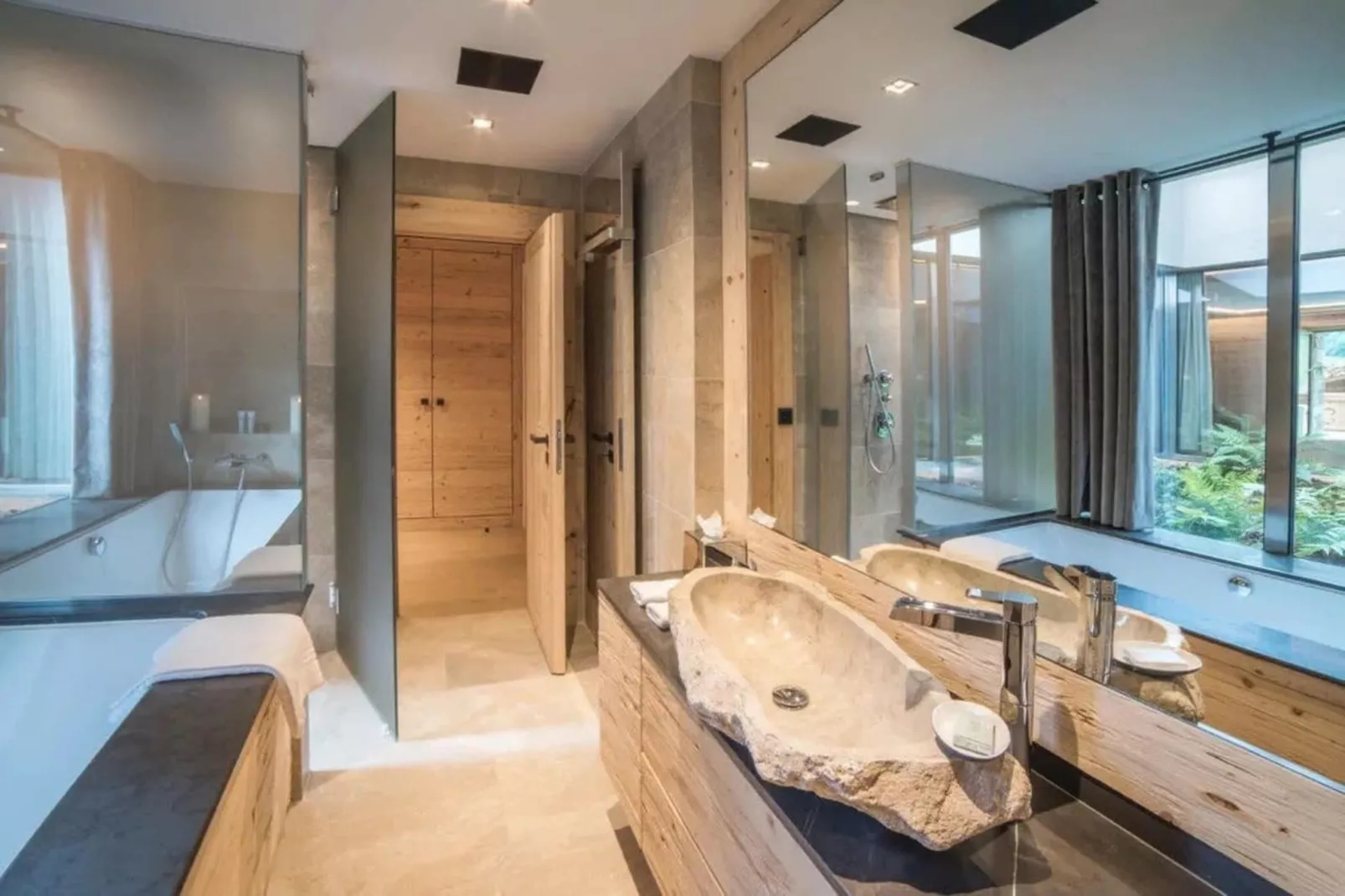 Super private Luxury Chalet with Hotel facilities-Bathroom