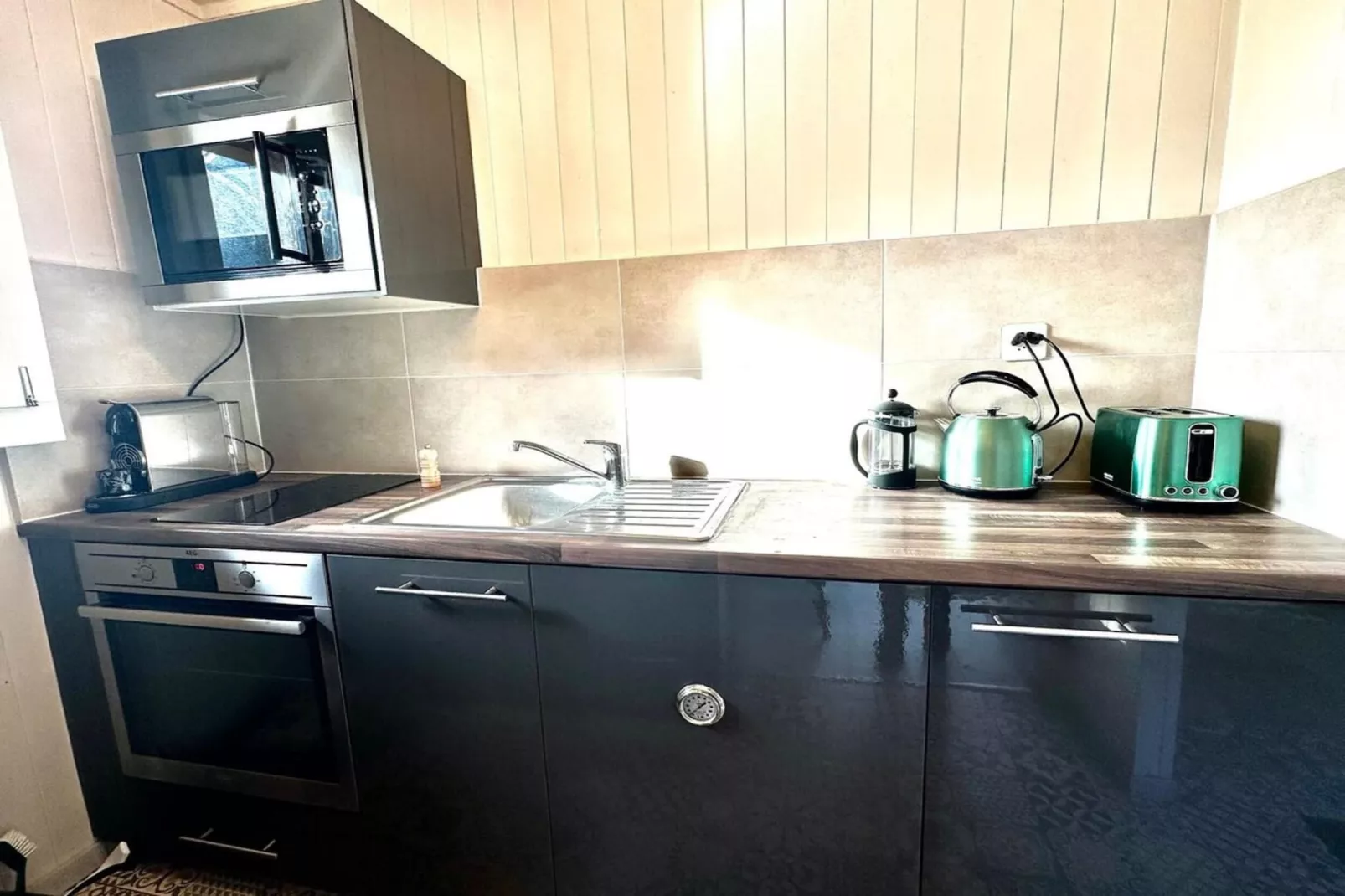 Le Petite Chalet-Kitchen