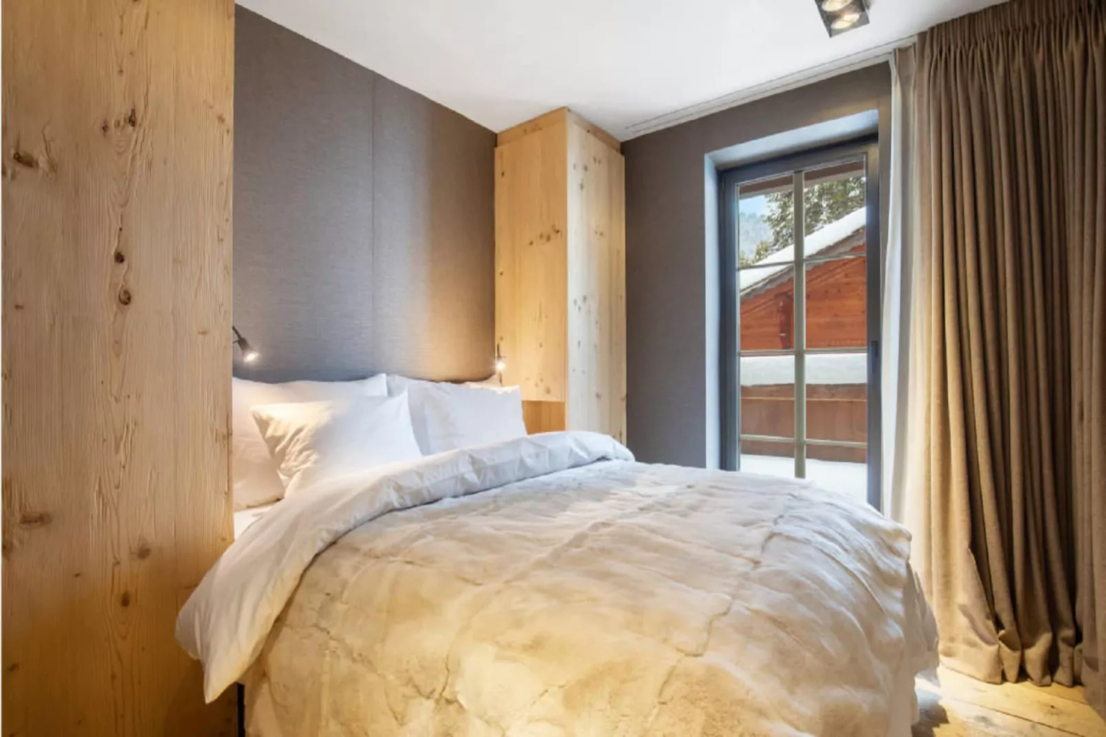Modern Luxury Duplex In Central Gstaad-Bedroom